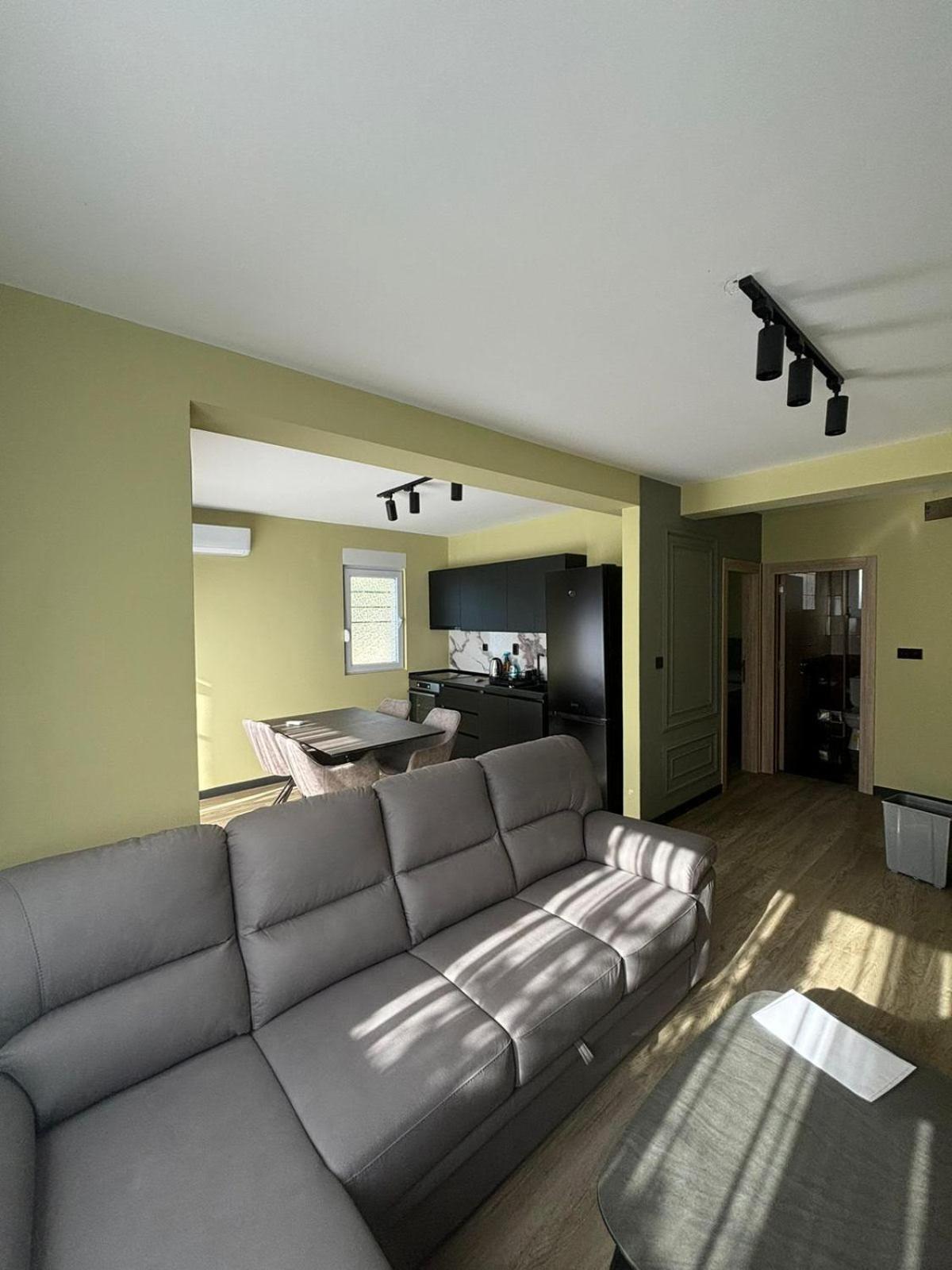 Apartments Luka Kotor Luaran gambar