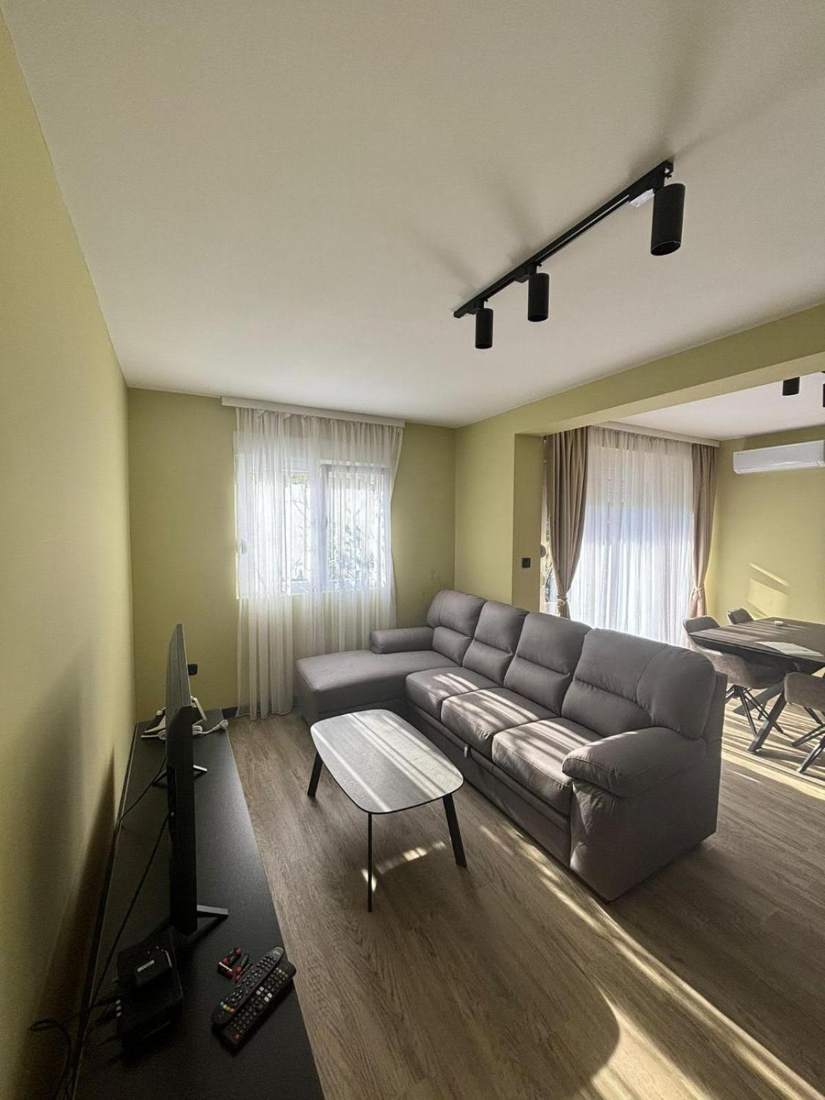 Apartments Luka Kotor Luaran gambar
